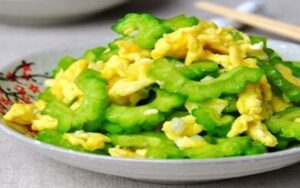 Món 1: Mướp Đắng Xào Trứng