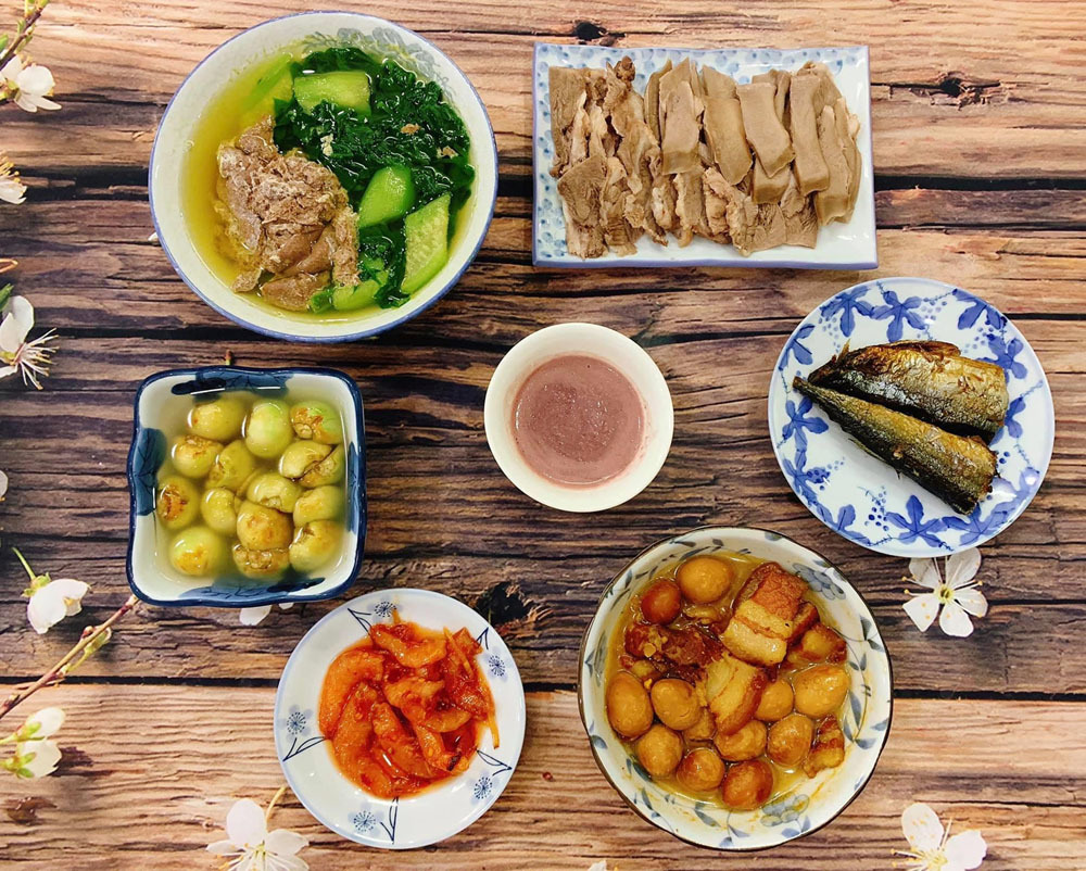 Menu Cơm Tối Đầy Mê Hoặc
